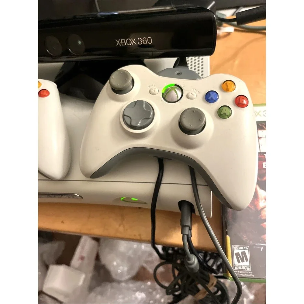 XBox 360 60GB White Bundle Controllers Kinect 2 Games AV Cable Tested